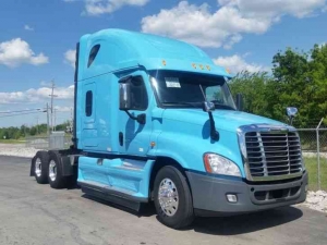 Freightliner Cascadia máy Cummins ISX  