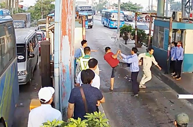 Trạm thu phí BOT Tân Đệ: Tài xế bức xúc, vì sao?