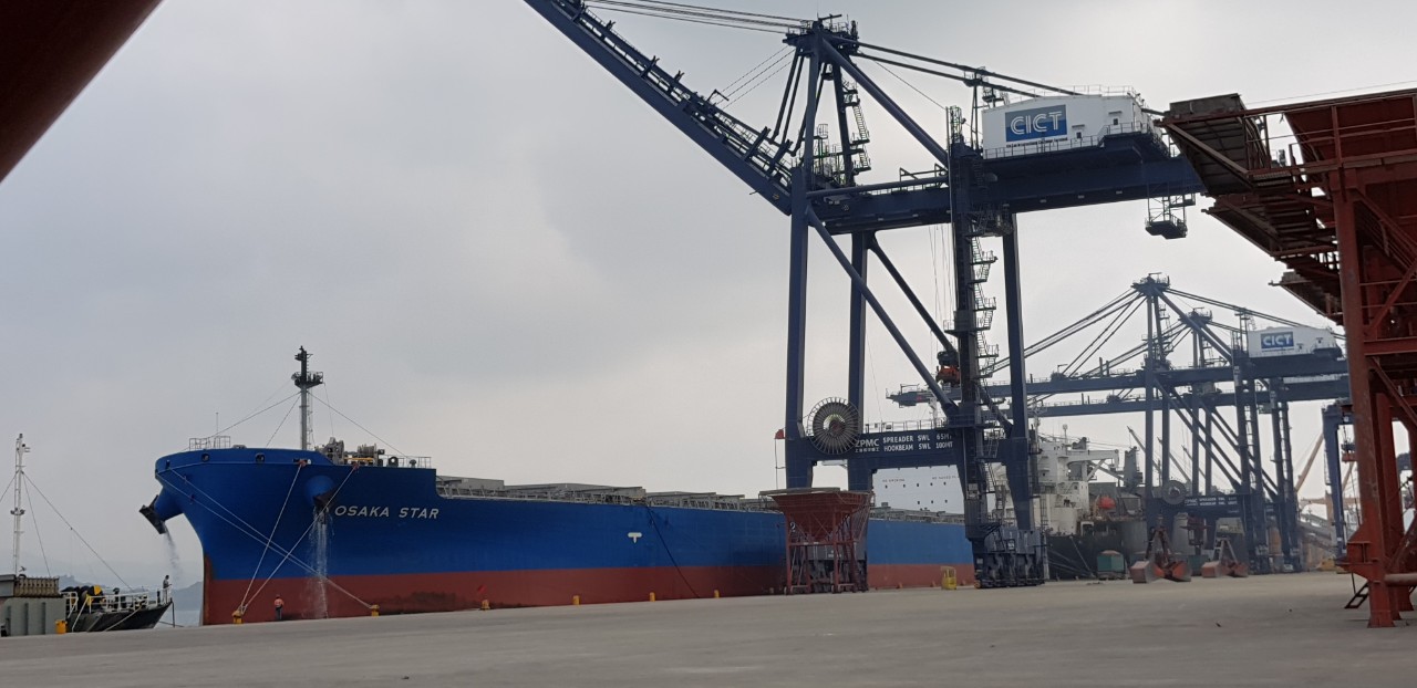 Tàu OSAKA khô đậu cảng CICT