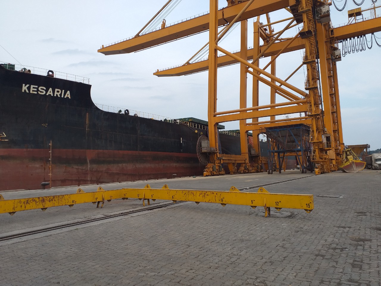 Tàu KESARIA khô đậu, đỗ tương cảng Cái Lân