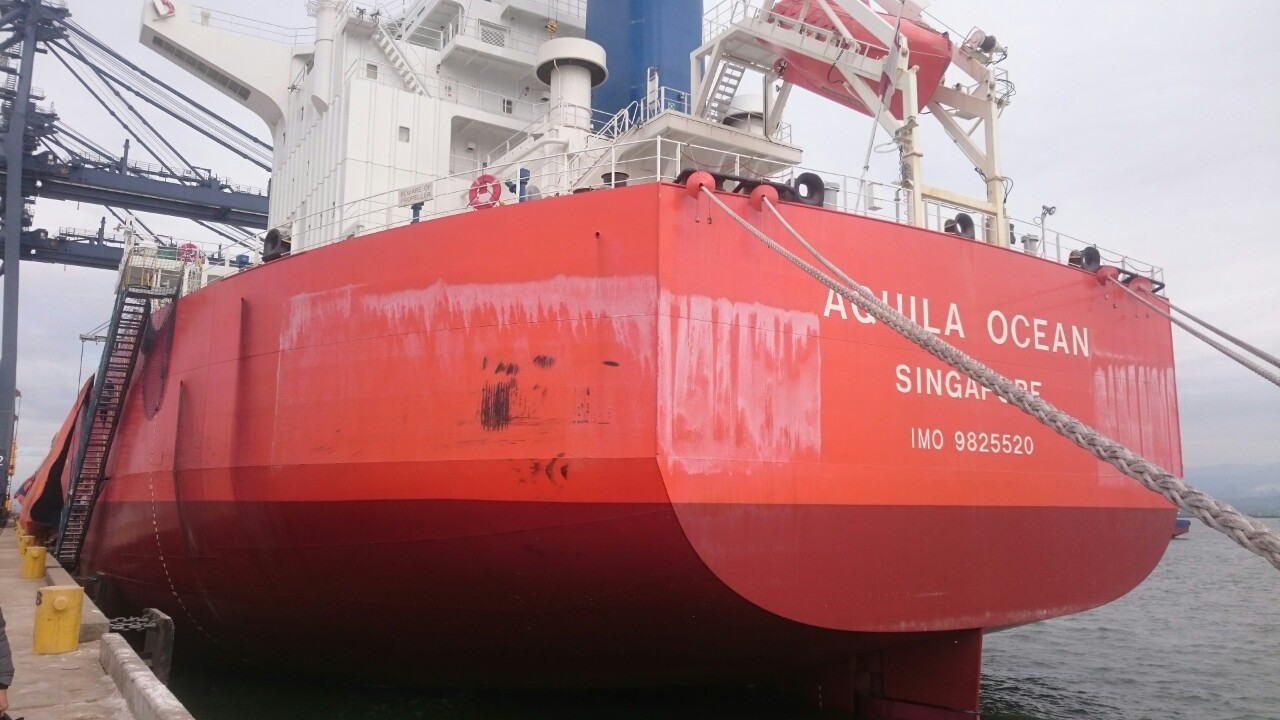 Tầu Aquila Ocean khô đậu cảng CICT