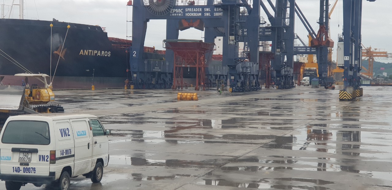 Tầu Antiparos ngô cảng CICT
