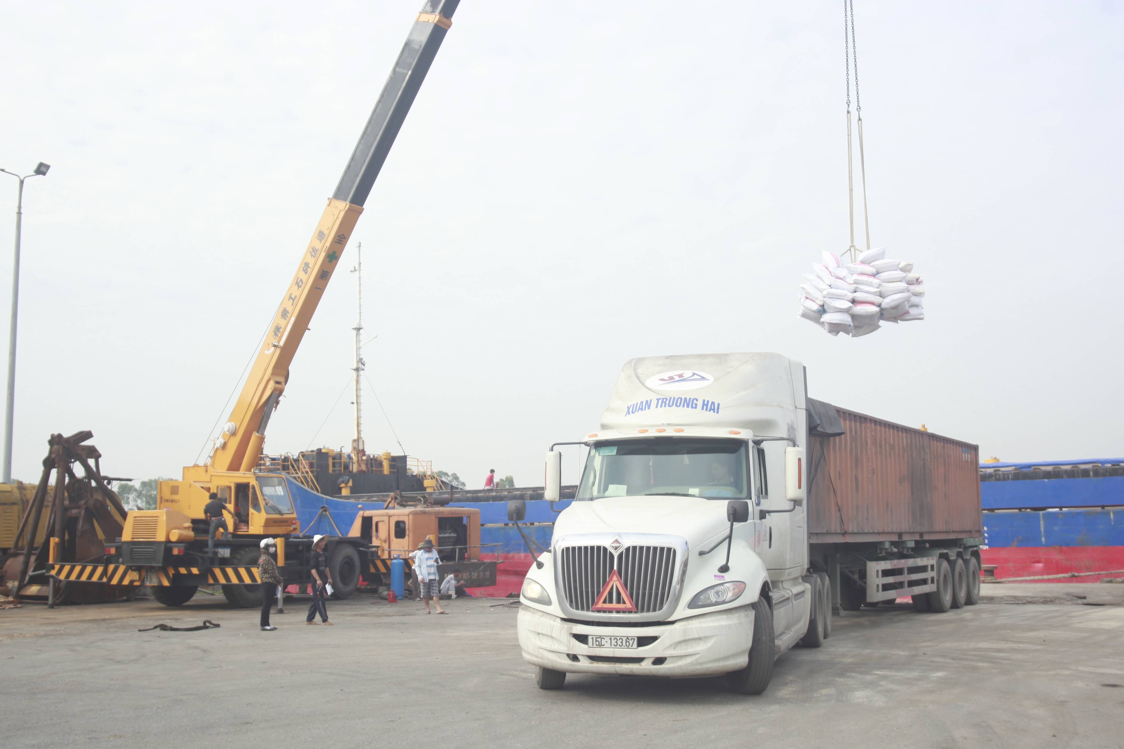 Dịch vụ vận tải đường bộ