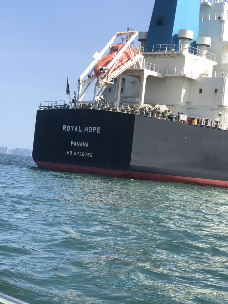 Tầu Royal Hope ngô cảng Cái Lân